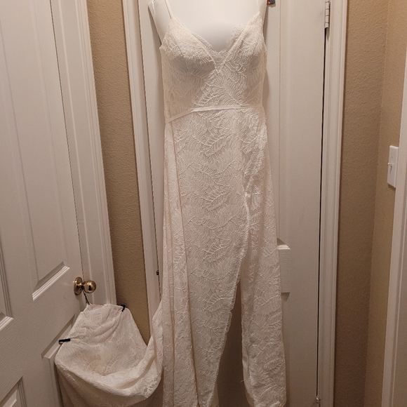 Davids Bridal Leaf Pattern Lace A-Line - Picture 5 of 8